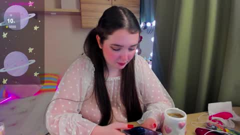 Snapshot of alice_next_door_ chatting on January 13, 2:55 pm Alice online show from January 13, 2:55 pm