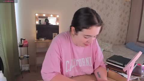 Snapshot of alice_next_door_ chatting on July 5, 8:10 am Alice online show from July 5, 8:10 am