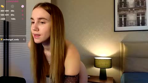 Snapshot of alice_rays_ chatting on May 11, 3:34 am Alice online show from May 11, 3:34 am