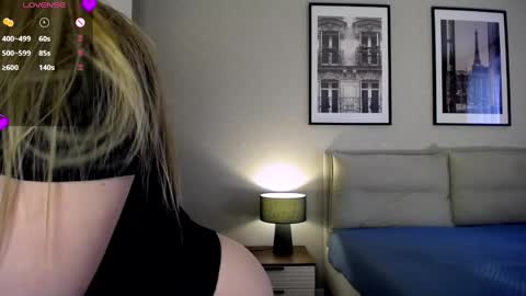 Snapshot of alice_rays_ chatting on May 19, 2:51 am Alice online show from May 19, 2:51 am