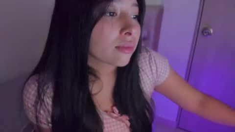 Snapshot of alice_scoth_69 chatting on June 29, 11:49 pm alice_scoth_69 online show from June 29, 11:49 pm