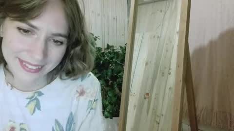 Snapshot of alice_sincere chatting on May 11, 9:23 pm Alice Love you all online show from May 11, 9:23 pm