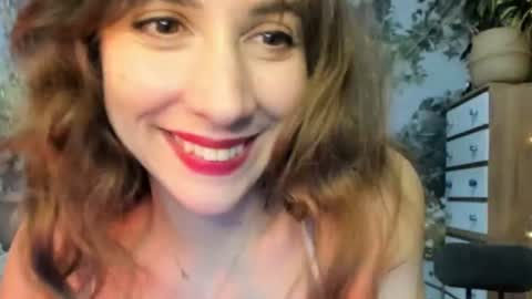 Snapshot of alice_sincere chatting on July 5, 9:11 pm Alice Love you all online show from July 5, 9:11 pm