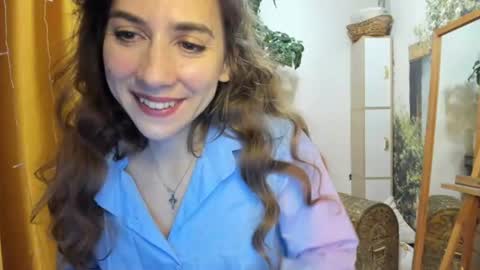 Snapshot of alice_sincere chatting on July 27, 9:11 pm Alice Love you all online show from July 27, 9:11 pm