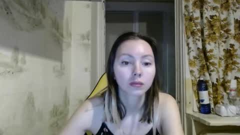 Snapshot of alice_smiles chatting on February 12, 10:38 pm Alice smiles online show from February 12, 10:38 pm