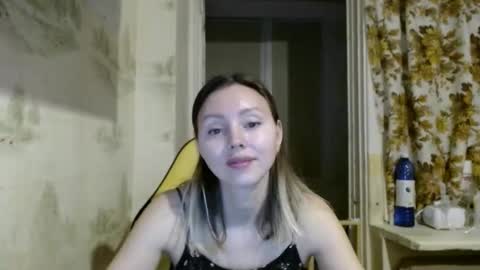 Snapshot of alice_smiles chatting on March 1, 10:56 pm Alice smiles online show from March 1, 10:56 pm