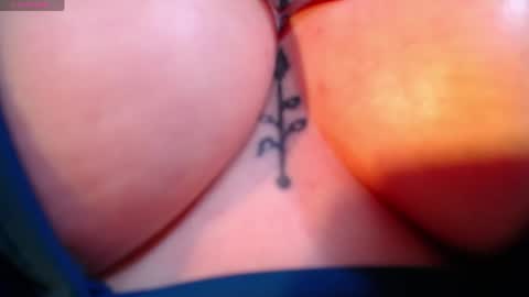 Snapshot of alice_sweetmomma chatting on May 7, 7:41 pm Alice online show from May 7, 7:41 pm
