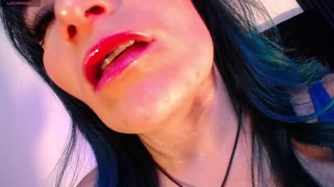 Snapshot of alice_sweetmomma chatting on May 12, 7:22 pm Alice online show from May 12, 7:22 pm