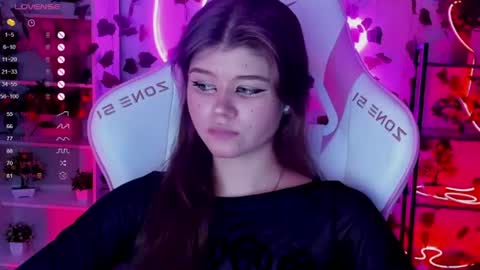 Alice online show from June 12, 9:03 pm