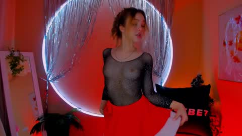 Alice  online show from December 20, 1:43 pm