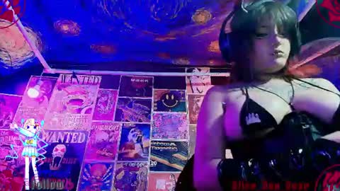 Snapshot of alice_von_rose chatting on June 24, 4:55 am alice_von_rose online show from June 24, 4:55 am