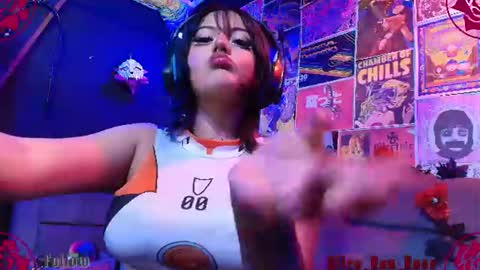 Snapshot of alice_von_rose chatting on August 5, 5:21 am alice_von_rose online show from August 5, 5:21 am