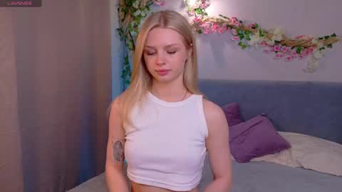 Snapshot of alice_wond chatting on May 24, 5:40 pm Alice online show from May 24, 5:40 pm