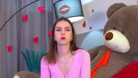 Snapshot of aliceatkin chatting on February 8, 6:28 am Alice online show from February 8, 6:28 am