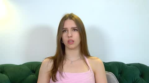Snapshot of aliceatkin chatting on May 27, 6:21 am Alice online show from May 27, 6:21 am