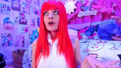 Snapshot of alicebenett_ chatting on April 26, 11:24 pm online show from April 26, 11:24 pm