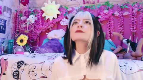 Snapshot of alicebenett_ chatting on May 25, 9:54 pm online show from May 25, 9:54 pm