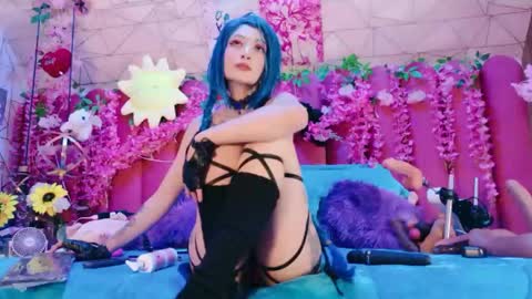Snapshot of alicebenett_ chatting on May 28, 9:34 pm online show from May 28, 9:34 pm