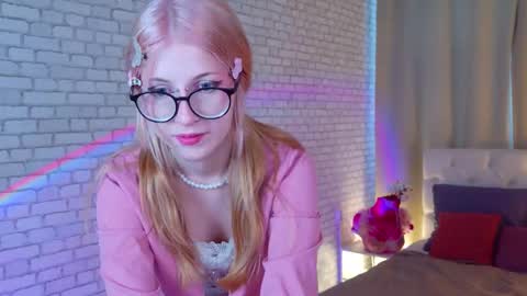 Snapshot of alicedews chatting on February 12, 1:17 pm alice online show from February 12, 1:17 pm