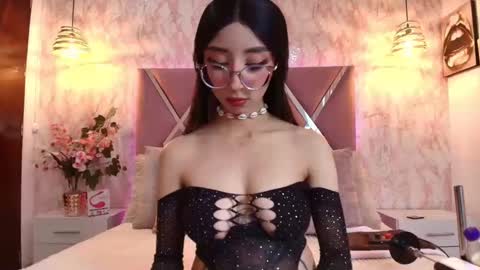 Snapshot of alicee1_ chatting on September 23, 6:33 pm Aliice online show from September 23, 6:33 pm