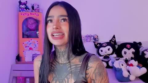 Alice  online show from December 3, 9:35 pm