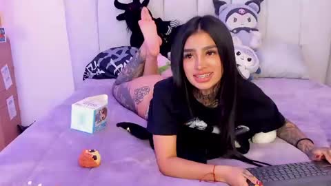 Snapshot of alicee_0 chatting on June 11, 2:11 am Alice online show from June 11, 2:11 am