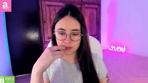 Aliceee  ..   97YP9VWGZHrefnav wishlist lists 1 online show from March 4, 5:41 pm