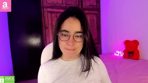 Snapshot of alicee_2 chatting on April 22, 10:06 am Aliceee .. 97YP9VWGZHrefnav wishlist lists 1 online show from April 22, 10:06 am