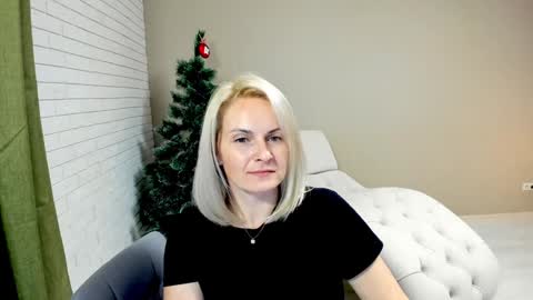 Snapshot of alicee__grace chatting on December 3, 10:18 pm Alicee online show from December 3, 10:18 pm