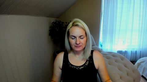 Snapshot of alicee__grace chatting on December 10, 8:30 am Alicee online show from December 10, 8:30 am