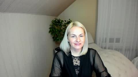 Snapshot of alicee__grace chatting on December 13, 1:22 pm Alicee online show from December 13, 1:22 pm