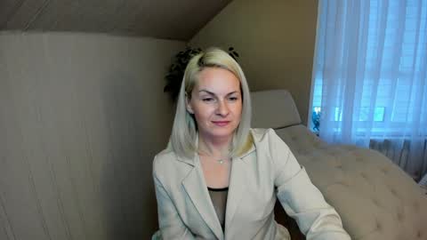 Snapshot of alicee__grace chatting on December 20, 12:27 pm Alicee online show from December 20, 12:27 pm