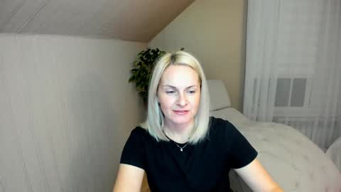 Snapshot of alicee__grace chatting on December 23, 4:50 pm Alicee online show from December 23, 4:50 pm