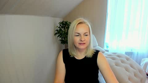 Snapshot of alicee__grace chatting on January 1, 9:28 am Alicee online show from January 1, 9:28 am