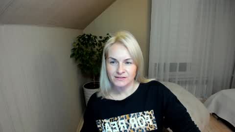 Snapshot of alicee__grace chatting on January 3, 6:03 pm Alicee online show from January 3, 6:03 pm