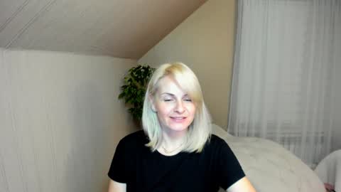 Snapshot of alicee__grace chatting on January 4, 5:05 pm Alicee online show from January 4, 5:05 pm