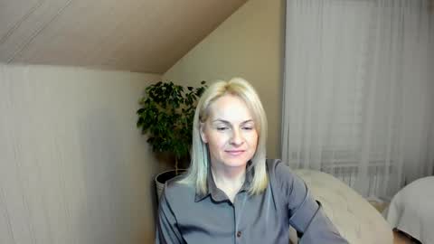 Snapshot of alicee__grace chatting on January 5, 4:48 pm Alicee online show from January 5, 4:48 pm