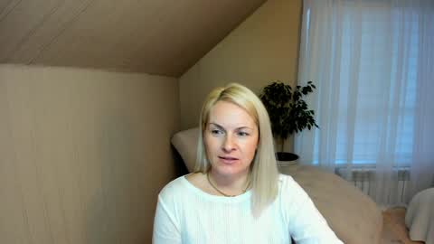 Snapshot of alicee__grace chatting on January 15, 12:47 pm Alicee online show from January 15, 12:47 pm