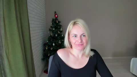 Snapshot of alicee__grace chatting on January 17, 10:22 am Alicee online show from January 17, 10:22 am