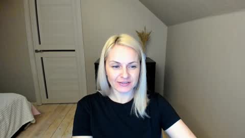 Snapshot of alicee__grace chatting on February 28, 4:10 pm Alicee online show from February 28, 4:10 pm