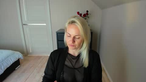 Snapshot of alicee__grace chatting on September 29, 9:03 am Alicee online show from September 29, 9:03 am