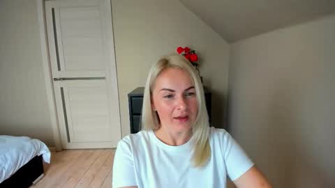 Snapshot of alicee__grace chatting on October 6, 9:40 am Alicee online show from October 6, 9:40 am