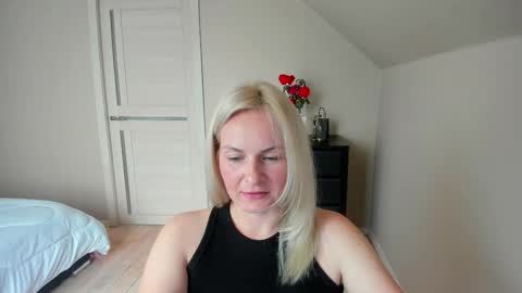 Snapshot of alicee__grace chatting on October 10, 8:13 am Alicee online show from October 10, 8:13 am