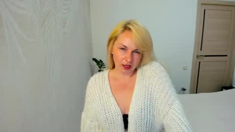 Alicee online show from April 3, 8:07 pm