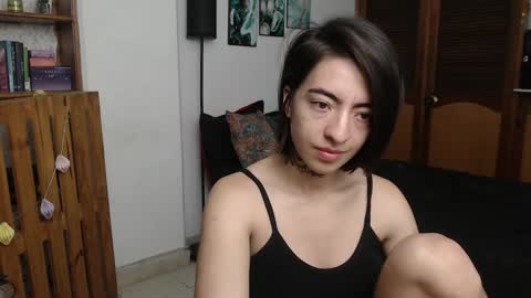 alicee_logan_ online show from February 13, 2:18 am
