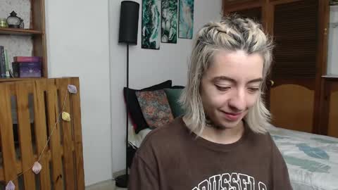 alicee_logan_ online show from April 2, 1:58 am