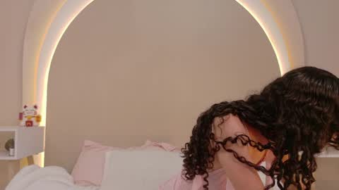 alice online show from April 10, 6:12 pm