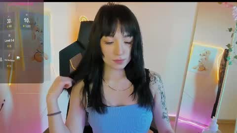 Snapshot of aliceeinwonderlanddd chatting on April 27, 1:36 am Alice online show from April 27, 1:36 am