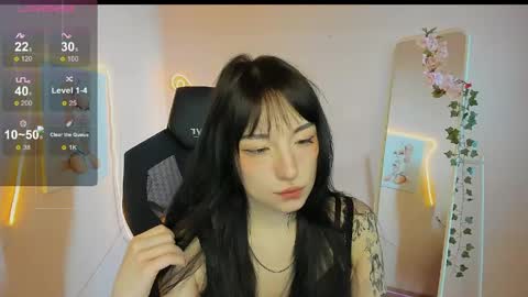 Snapshot of aliceeinwonderlanddd chatting on May 3, 2:06 am Alice online show from May 3, 2:06 am
