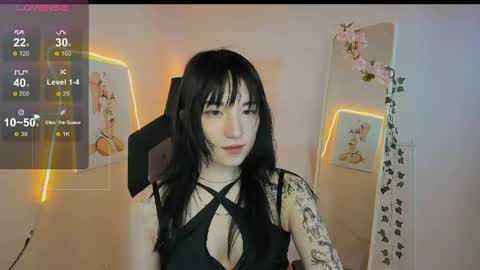 Snapshot of aliceeinwonderlanddd chatting on May 10, 2:06 am Alice online show from May 10, 2:06 am
